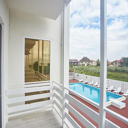 Family Hotel Happy Inn Zatoka Extérieur photo
