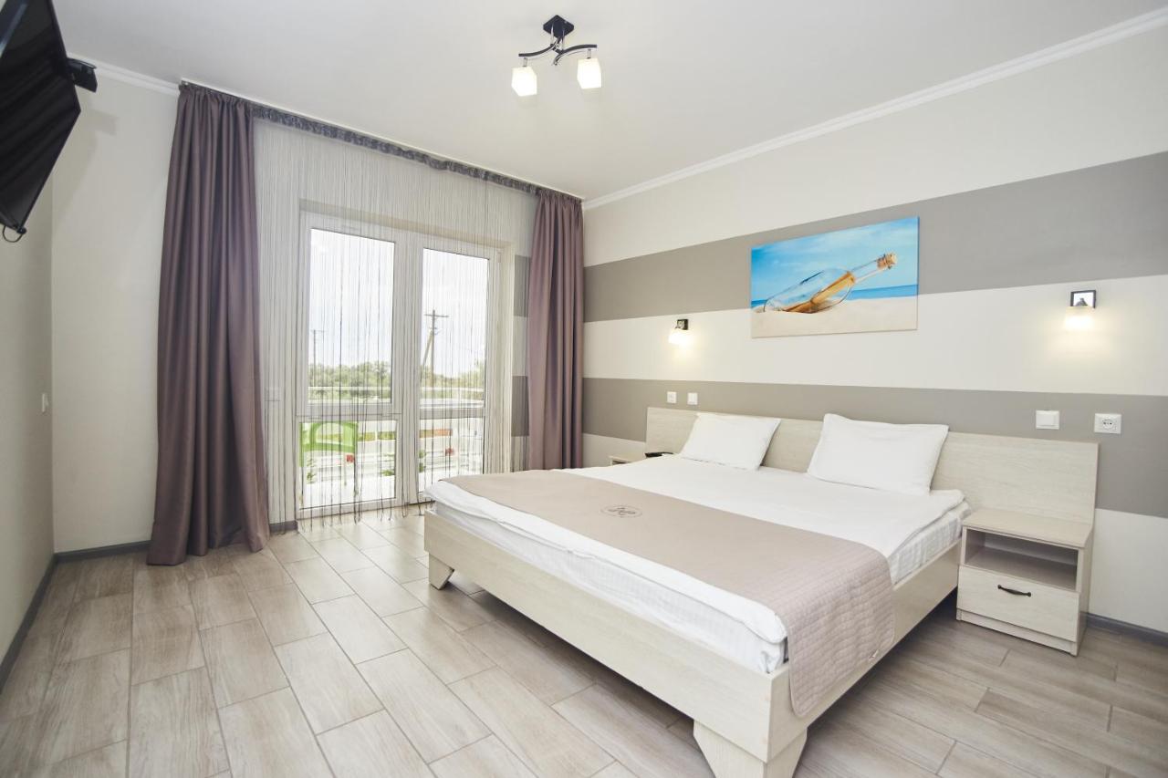 Family Hotel Happy Inn Zatoka Extérieur photo