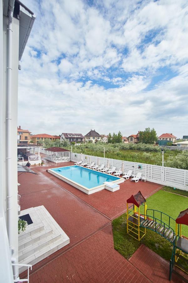 Family Hotel Happy Inn Zatoka Extérieur photo