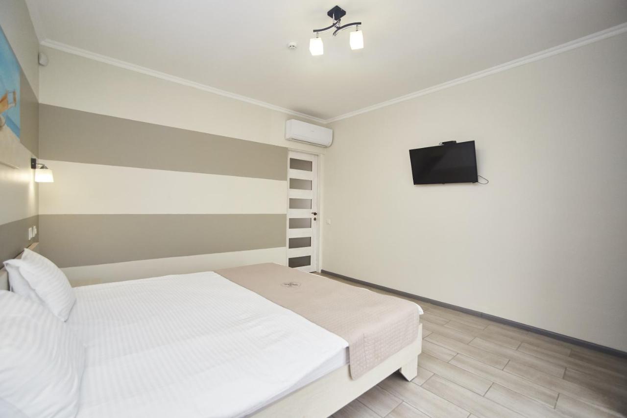 Family Hotel Happy Inn Zatoka Extérieur photo